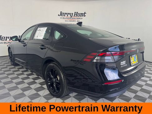 Used 2025 Honda Accord SE image 9