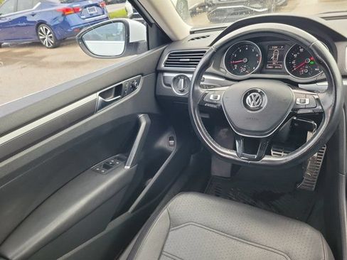 Used 2017 Volkswagen Passat 1.8T R-Line FWD image 16