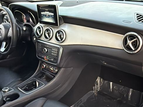 Used 2016 Mercedes-Benz CLA 250 image 31