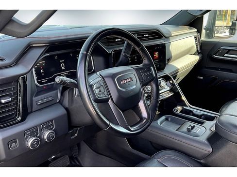 Used 2024 GMC Sierra 2500 AT4 w/ AT4 Premium Plus Package image 18