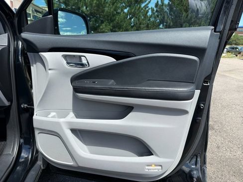 Used 2017 Honda Pilot Touring image 30