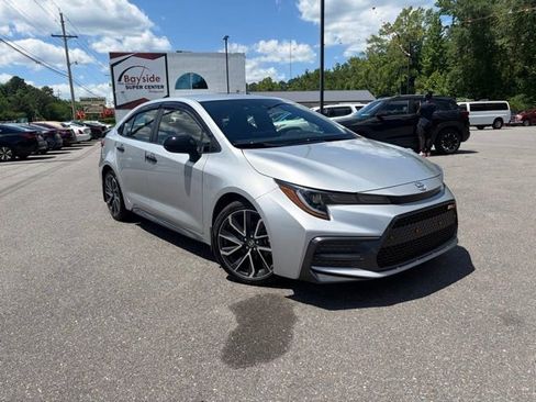 Used 2022 Toyota Corolla SE FWD image 2