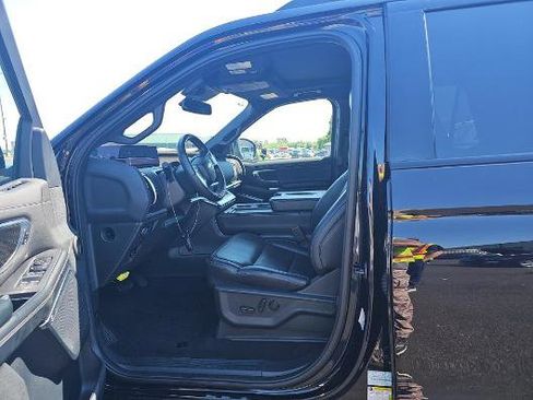 Used 2025 Ford Expedition Max Platinum w/ Stealth Appearance Package AWD/4WD image 3