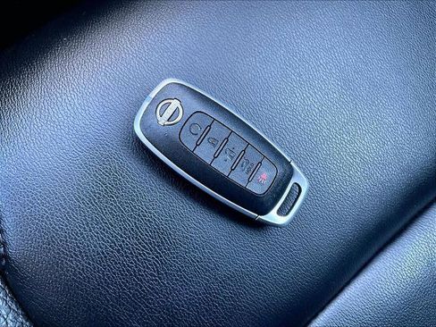 Certified 2024 Nissan Pathfinder SL image 30