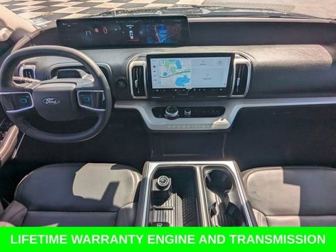 Used 2025 Ford Expedition Active AWD/4WD image 17