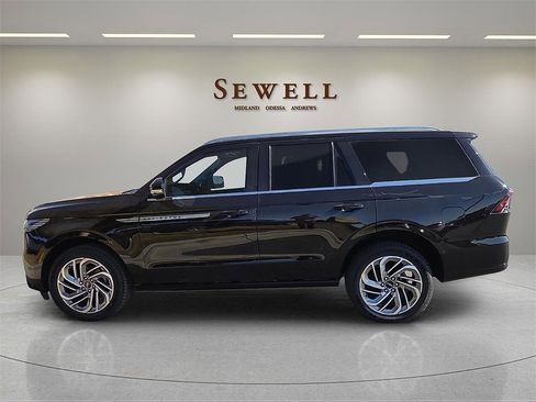 New 2025 Lincoln Navigator Reserve image 2