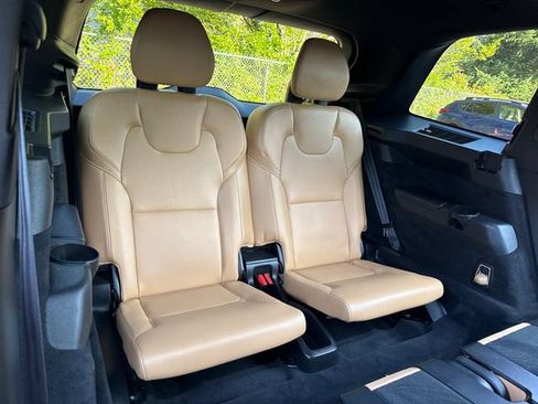 Used 2018 Volvo XC90 T6 Momentum w/ Convenience Package AWD/4WD image 13
