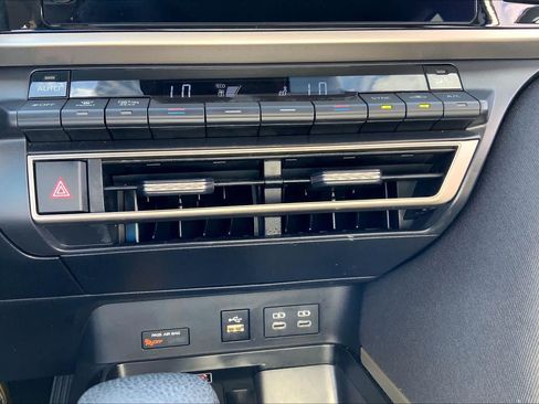 Used 2025 Toyota Camry LE FWD image 34