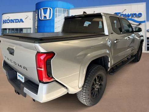 Used 2025 Toyota Tacoma SR5 image 8