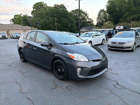 Used 2015 Toyota Prius Three FWD image 8