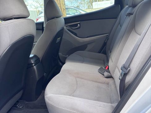 Used 2015 Hyundai Elantra SE w/ Option Group 02 image 19