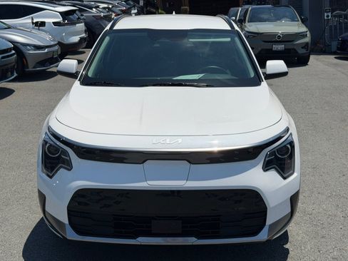 Used 2024 Kia Niro Wind FWD image 2
