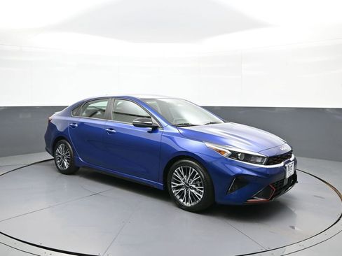 Certified 2024 Kia Forte GT-Line FWD image 4