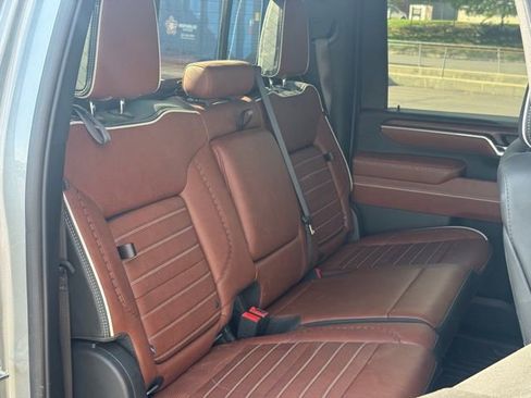 Used 2025 GMC Sierra 3500 Denali Ultimate AWD/4WD image 17