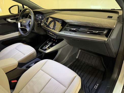 Used 2024 Audi Q4 e-tron Premium Plus w/ Premium Plus AWD/4WD image 31