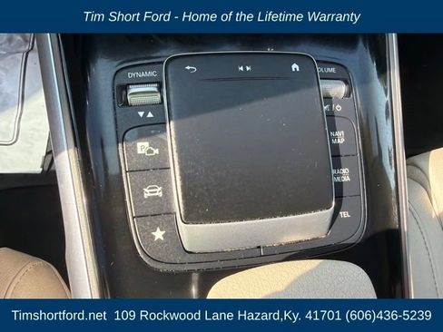 Used 2023 Mercedes-Benz GLB 250 4MATIC w/ Premium Package image 15