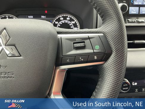 Used 2023 Mitsubishi Outlander SE image 22