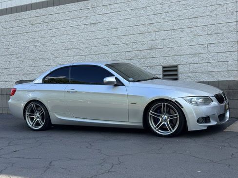 Used 2013 BMW 335is Convertible w/ Premium Pkg RWD image 4