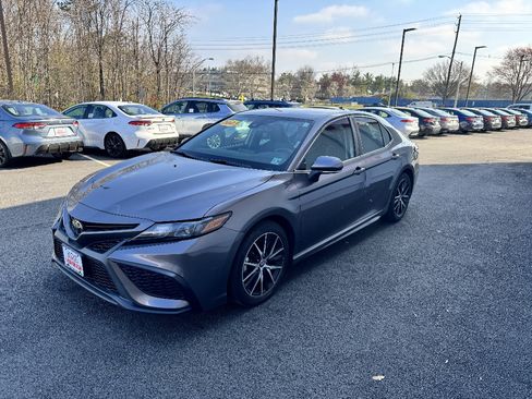 Used 2023 Toyota Camry SE w/ Cold Weather Package image 2