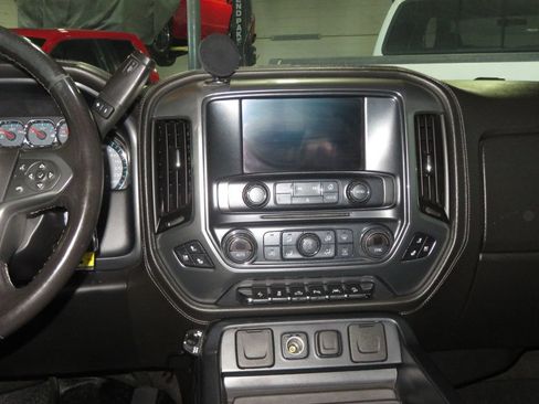 Used 2017 Chevrolet Silverado 1500 LTZ Z71 w/ LTZ Plus Package AWD/4WD image 37