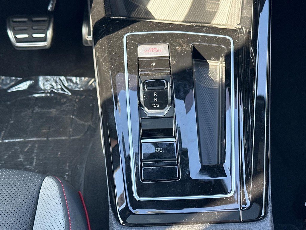 New 2026 Volkswagen GTI SE FWD image 13