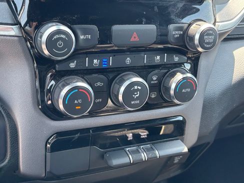 Used 2023 RAM 1500 Laramie w/ Off Road Group AWD/4WD image 11