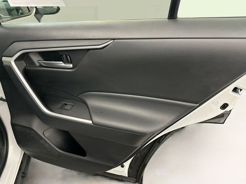 Used 2024 Toyota RAV4 XLE image 33