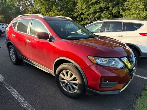 Used 2018 Nissan Rogue SV AWD/4WD image 15
