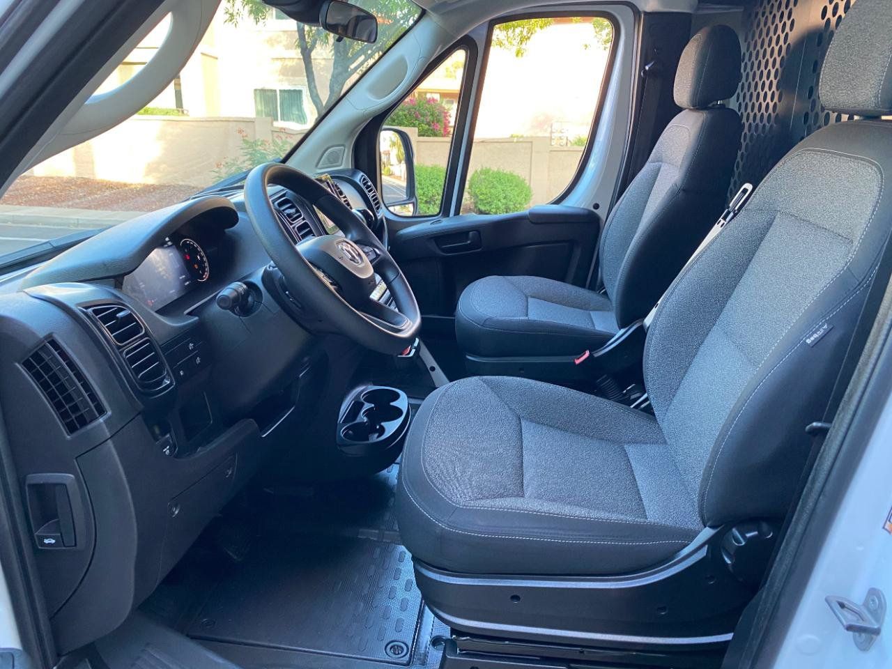 Used 2025 RAM ProMaster 2500 w/ U-Haul Equipment Group FWD image 32
