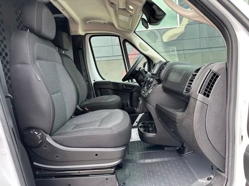 Used 2025 RAM ProMaster 2500 w/ U-Haul Equipment Group FWD image 9