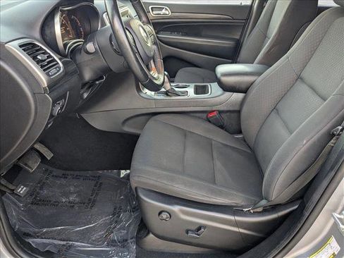 Used 2019 Jeep Grand Cherokee Laredo image 11