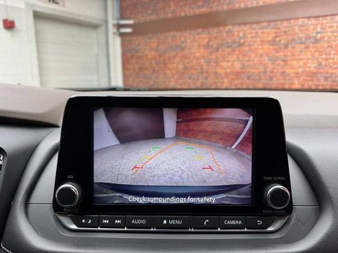 Used 2023 Nissan Rogue SV image 21