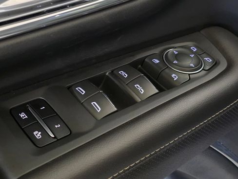 Used 2023 Chevrolet Tahoe Premier AWD/4WD image 22