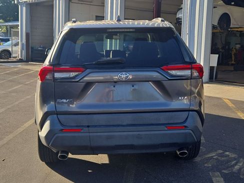 Used 2019 Toyota RAV4 XLE w/ Convenience Package FWD image 6