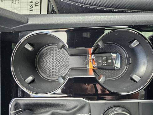 Used 2022 Volkswagen Atlas Cross Sport SE image 26