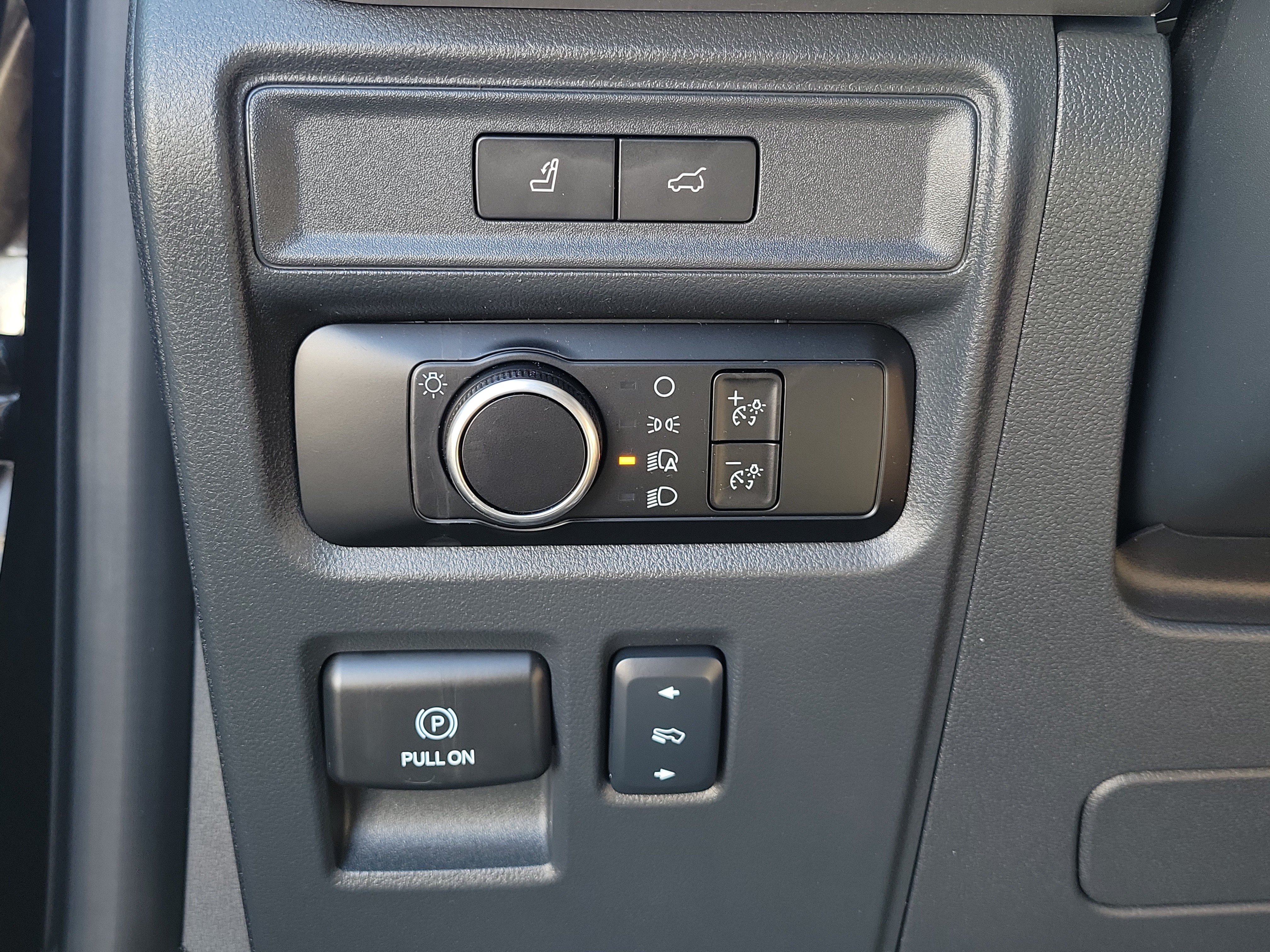 Certified 2024 Ford Expedition XLT RWD image 29