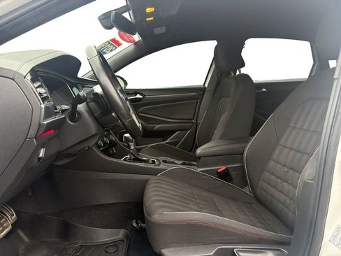 Used 2019 Volkswagen Jetta GLI image 10