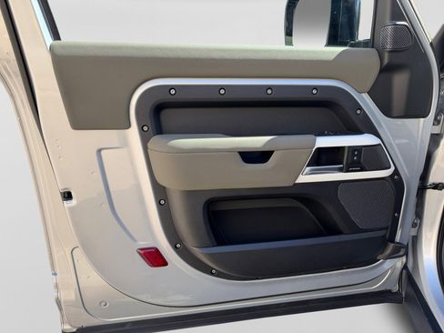 Used 2023 Land Rover Defender 90 S AWD/4WD image 11