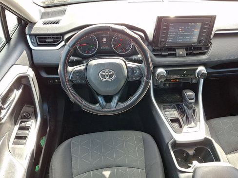 Used 2020 Toyota RAV4 XLE w/ Convenience Package image 12