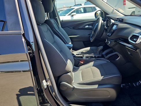 Used 2021 Chevrolet TrailBlazer LT w/ Convenience Package FWD image 27