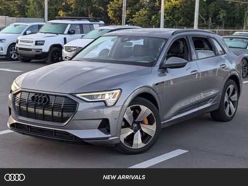 Used 2023 Audi e-tron Premium Plus w/ Premium Plus Package image 1