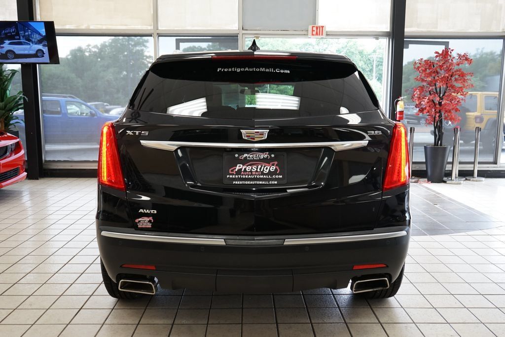Used 2018 Cadillac XT5 Luxury AWD/4WD image 16