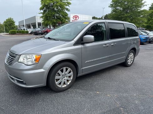 Used 2013 Chrysler Town & Country Touring FWD image 2