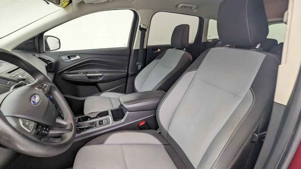 Certified 2018 Ford Escape SE FWD image 2