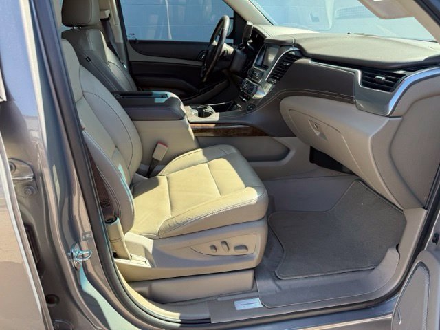 Used 2019 Chevrolet Tahoe LT w/ LT Signature Package AWD/4WD image 25