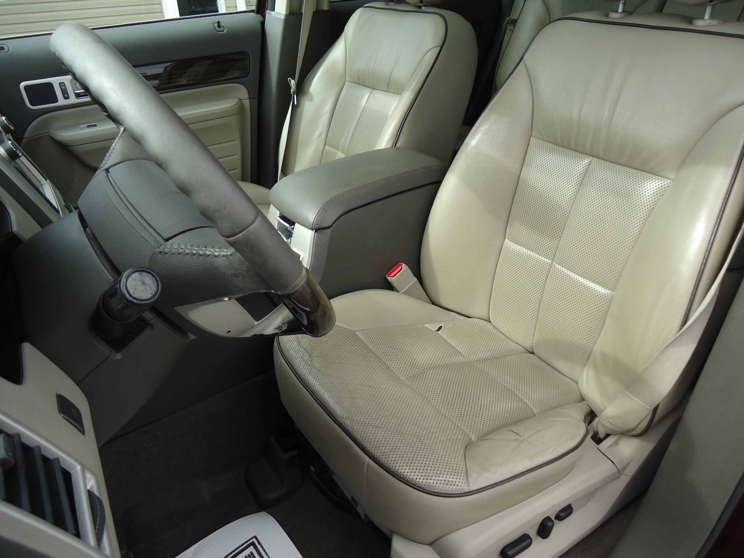 Used 2009 Lincoln MKX AWD image 22