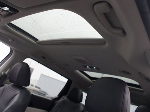 Used 2024 Kia Carnival SX Prestige image 6