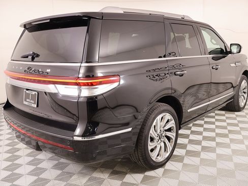 Certified 2024 Lincoln Navigator Reserve image 23