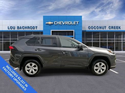 Used 2024 Toyota RAV4 LE FWD image 9