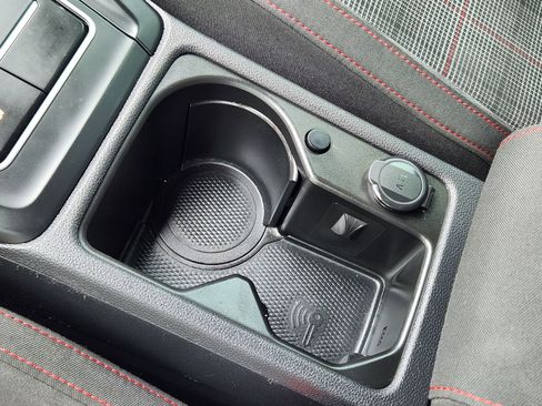 Used 2022 Volkswagen GTI SE image 22